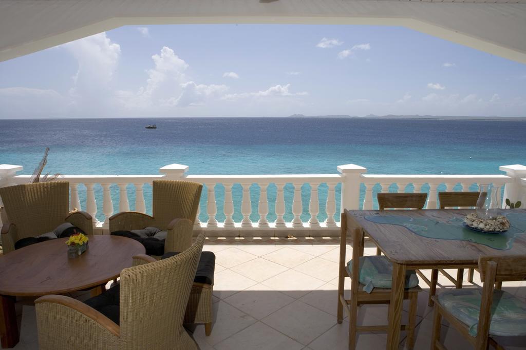 Belmar Oceanfront Apartments Bonaire Room photo