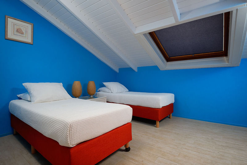 Belmar Oceanfront Apartments Bonaire Exterior photo