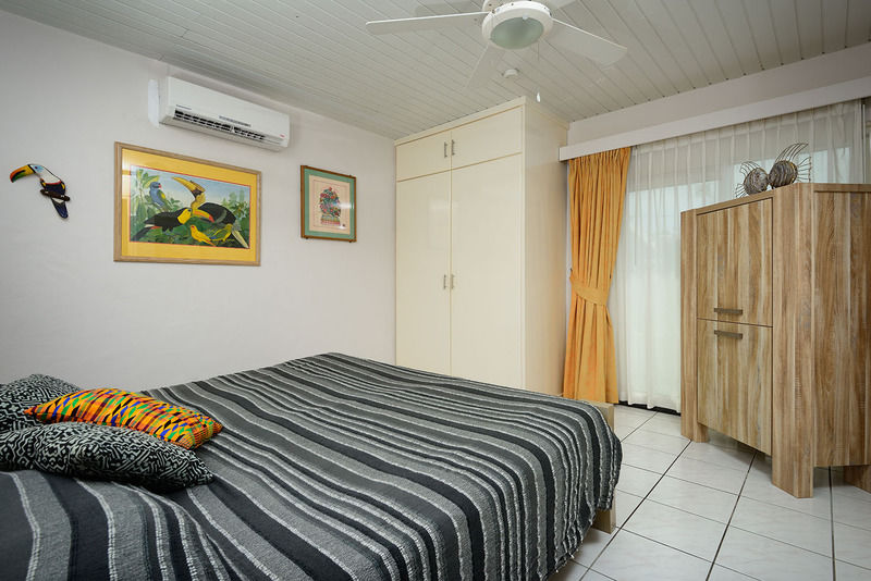 Belmar Oceanfront Apartments Bonaire Exterior photo