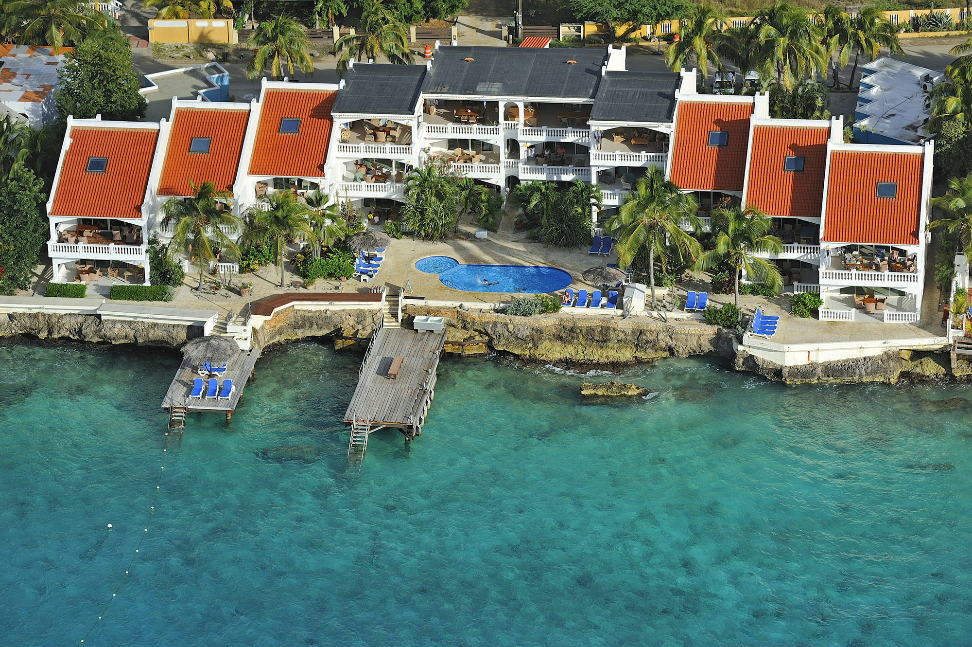 Belmar Oceanfront Apartments Bonaire Exterior photo