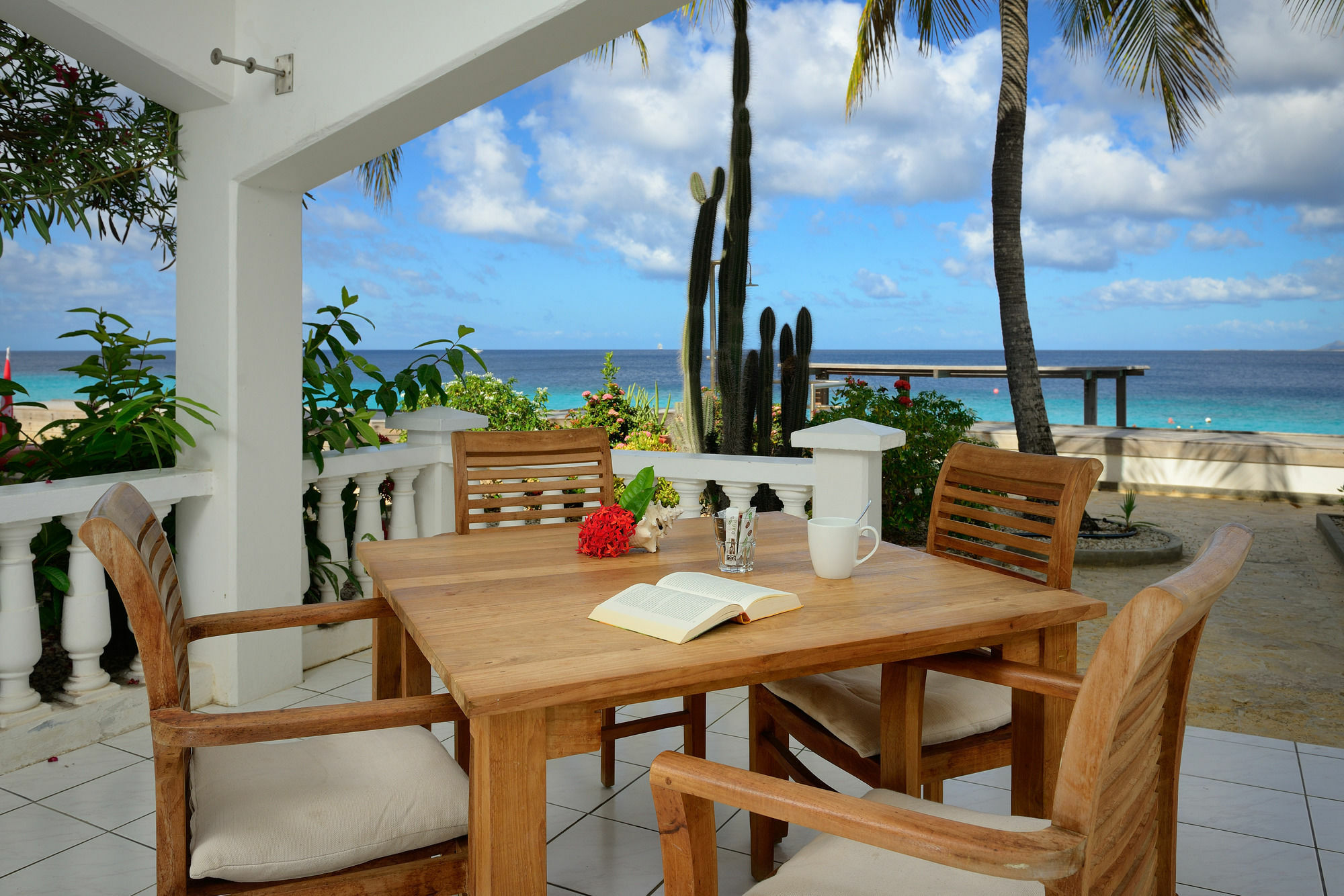 Belmar Oceanfront Apartments Bonaire Exterior photo