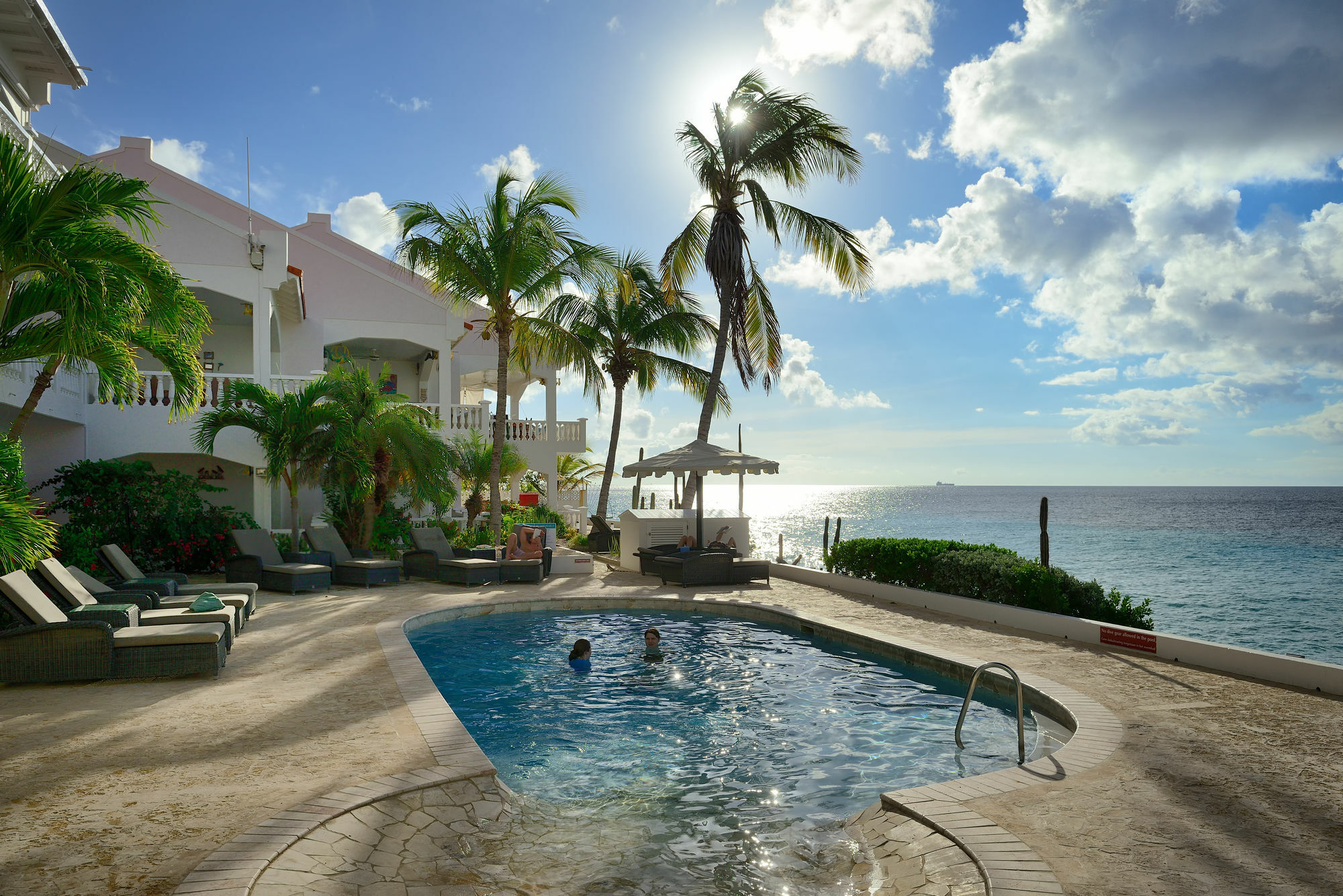 Belmar Oceanfront Apartments Bonaire Exterior photo