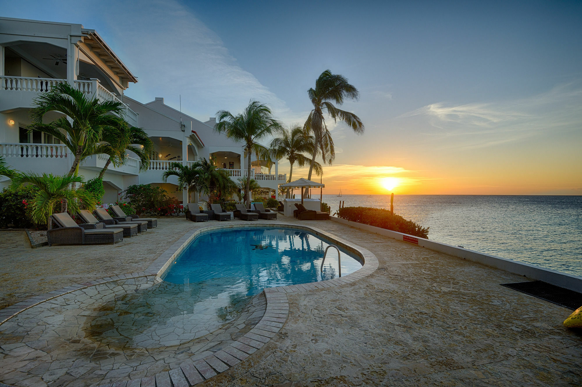 Belmar Oceanfront Apartments Bonaire Exterior photo