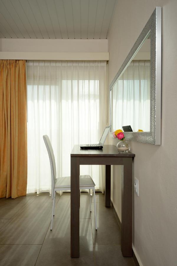 Belmar Oceanfront Apartments Bonaire Exterior photo